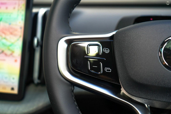 2026 Volvo EX30  Single Motor Extended Range Ultra SUV Image 9