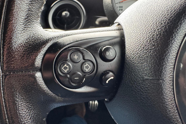 2012 MINI Cooper R56 LCI Cooper S Hatch Image 17