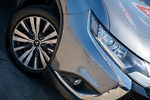 2021 Mitsubishi Outlander ZL LS SUV Image 6