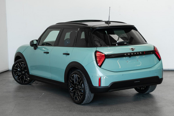 2026 MINI Cooper F65 S Favoured Hatch