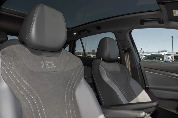 2025 Volkswagen ID. 5 E2 Pro SUV Image 10