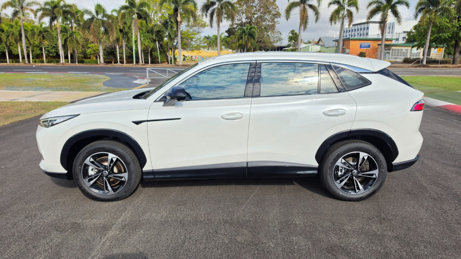2026 MY25 MG HS AS33H Excite Hybrid+ SUV Image 7