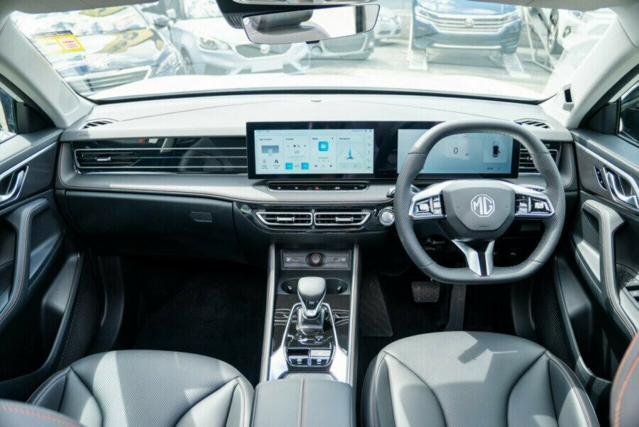 2025 MG HS AS33 Essence SUV Image 18