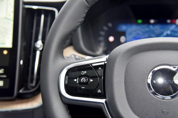 2026 Volvo XC60 UZ Ultra B5 Dark SUV Image 10