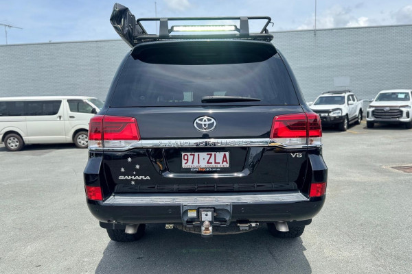 2019 Toyota LandCruiser VDJ200R VX SUV Image 9