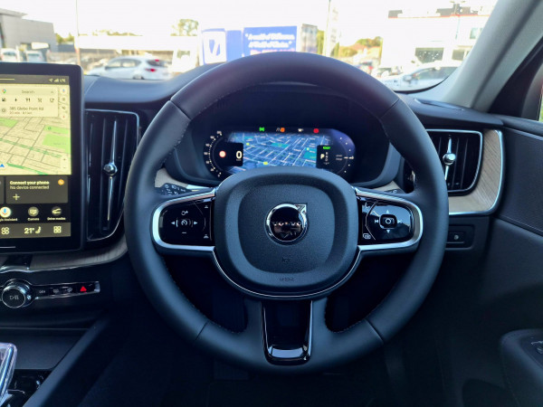 2026 Volvo XC60 UZ Plus T8 Plug-in Hybrid Dark SUV image 19