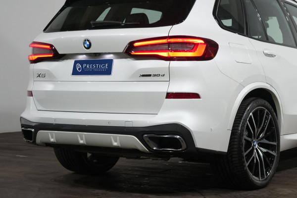 2022 BMW X5 xDrive30d SUV Image 8