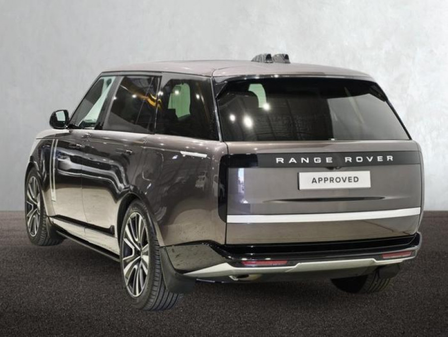 2024 MY25 Land Rover Range Rover L460 P460e Autobiography SUV Image 3