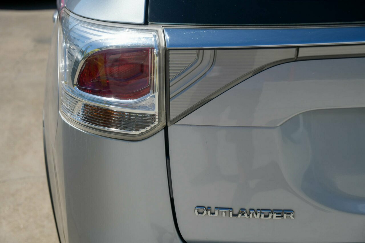 2014 MY14.5 Mitsubishi Outlander ZJ MY14.5 ES 2WD SUV Image 6