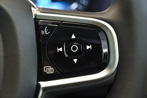 2026 Volvo XC90 L Series Ultra B5 Dark SUV Image 18