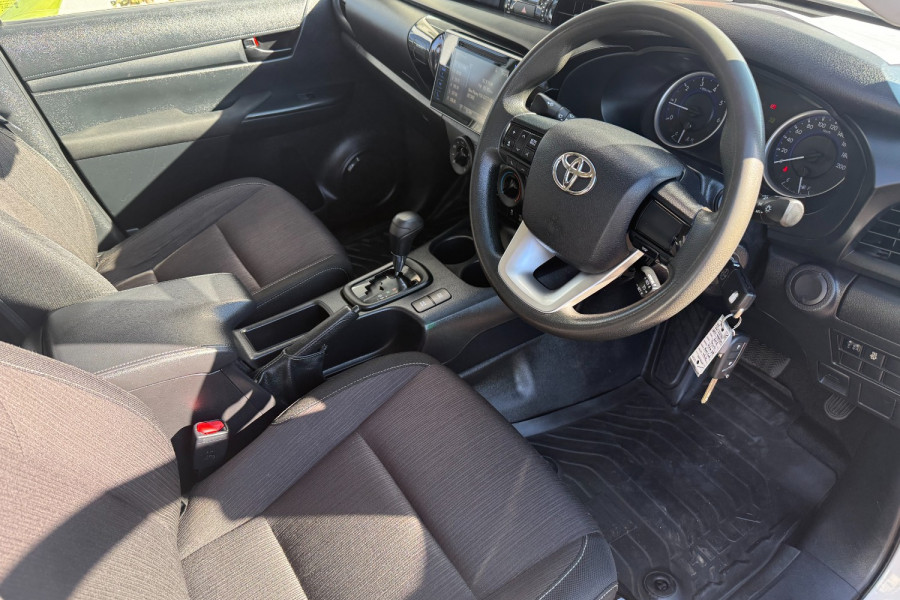 2018 Toyota HiLux GUN126R SR Cab Chassis Image 9