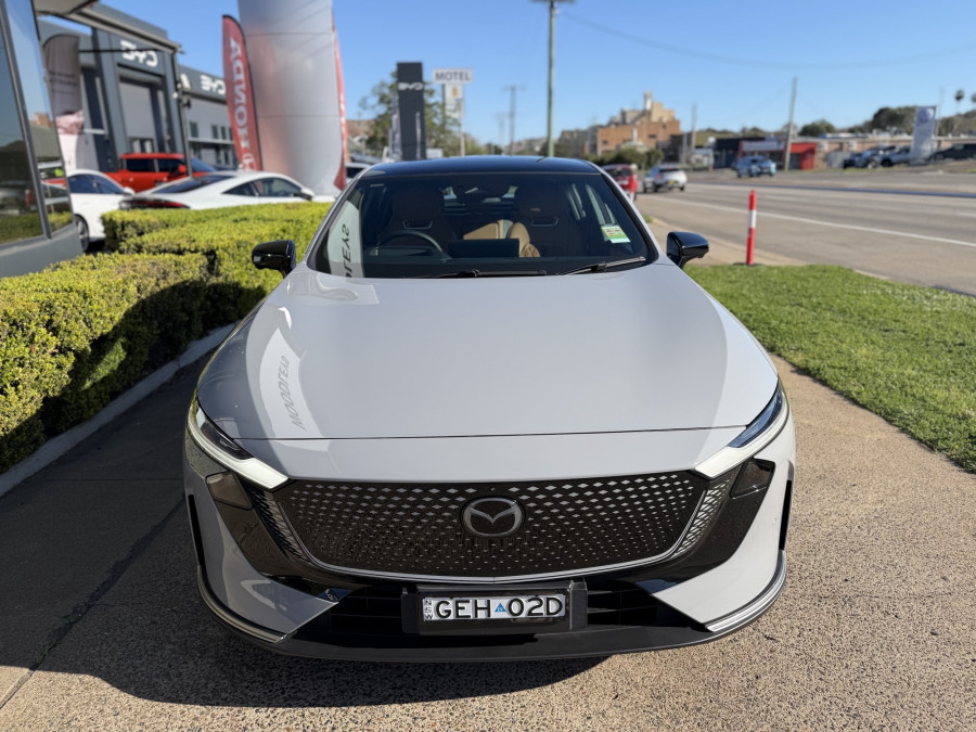 2026 Mazda 6e  E35 Atenza Hatch Image 8