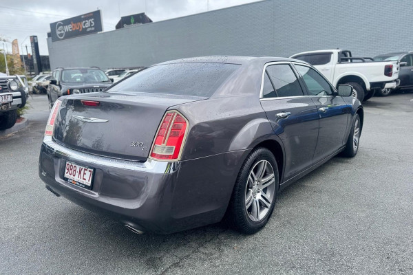 2015 MY14 Chrysler 300 LX C Sedan Image 8