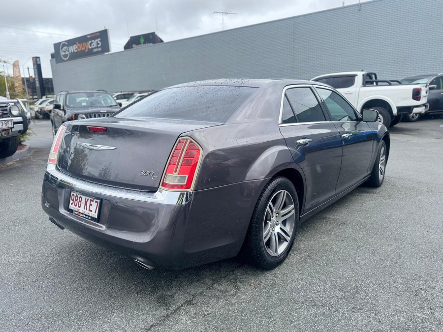 2015 MY14 Chrysler 300 LX C Sedan Image 8