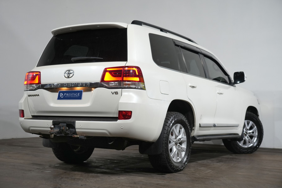 2018 Toyota LandCruiser Sahara SUV