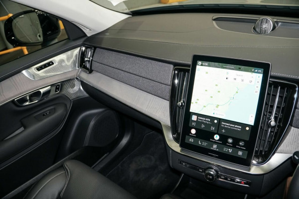 2026 Volvo XC90 L Series Ultra B5 Dark SUV Image 10
