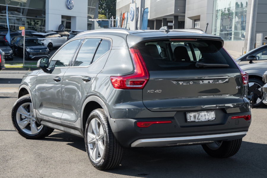 2026 Volvo XC40 XZ Plus B4 SUV