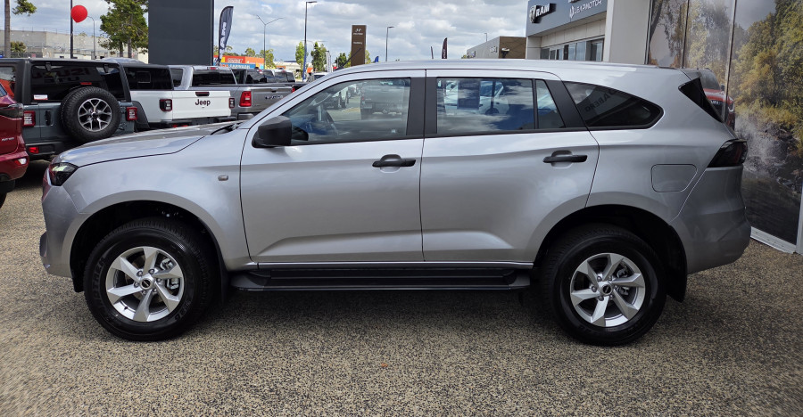 2026 Isuzu MU-X RJ LS-M SUV Image 6