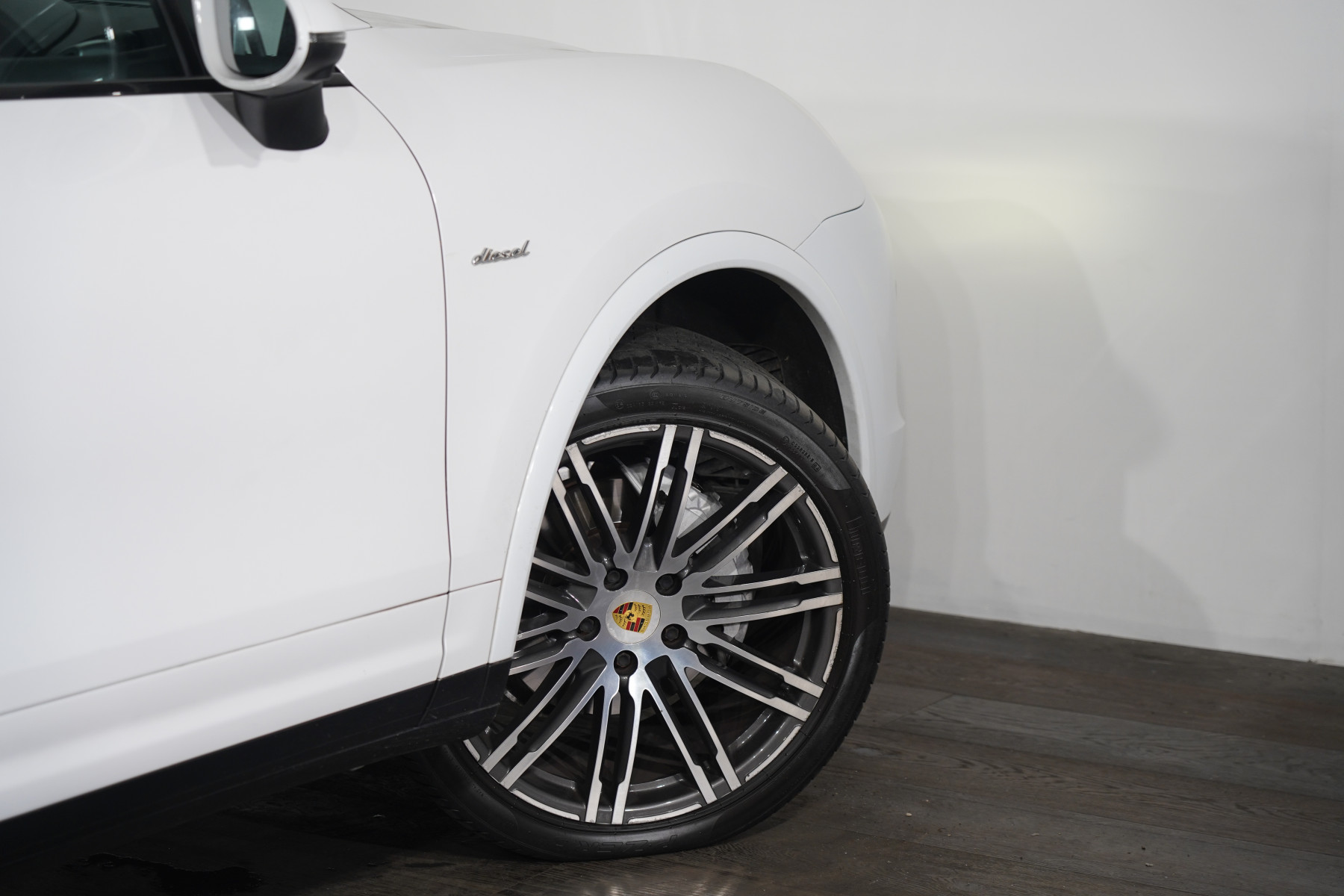 2016 Porsche Cayenne Diesel Platinum Edition SUV Image 10