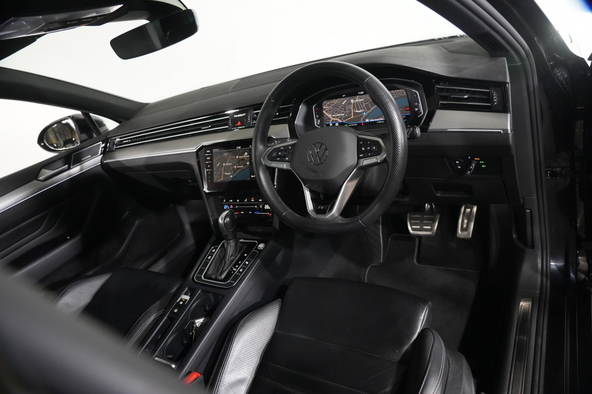2023 Volkswagen Passat 206TSI R-Line SUV