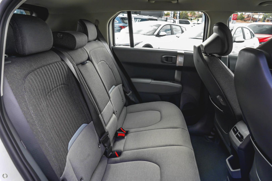 2026 MY27 Kia EV3 SV Air Long Range SUV Image 12