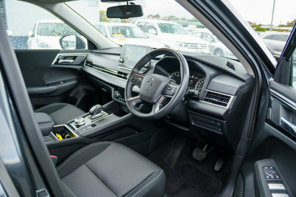 2024 Mitsubishi Outlander ZM LS SUV Image 16