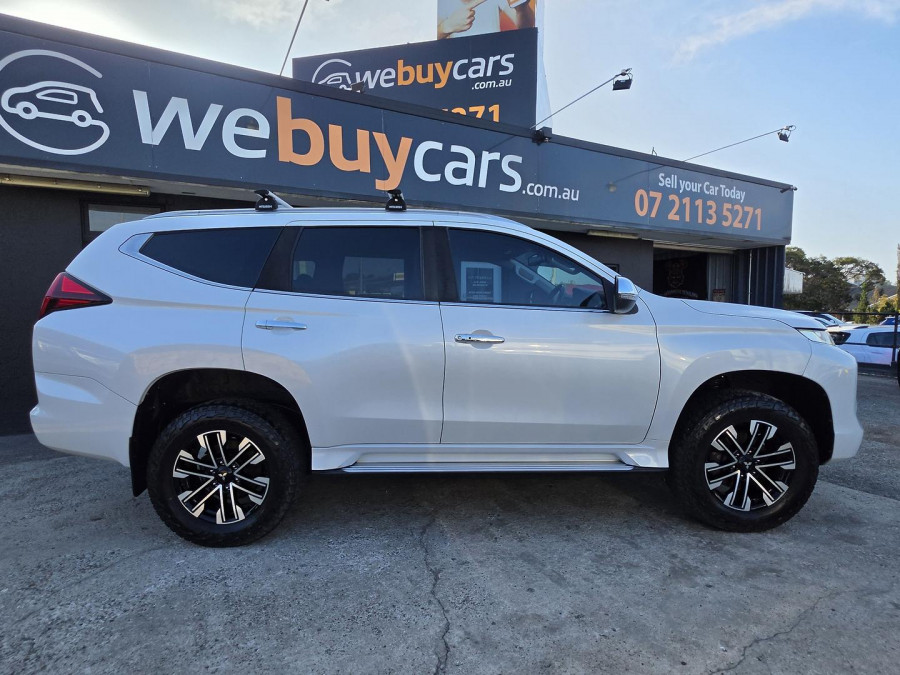 2020 Mitsubishi Pajero Sport QE GLS SUV Image 8