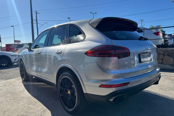 2016 MY17 Porsche Cayenne 92A Platinum Edition SUV Image 8