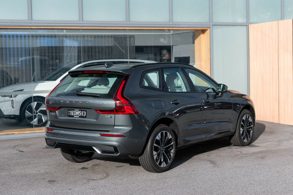 2026 Volvo XC60 UZ Ultra B5 Dark SUV Image 2