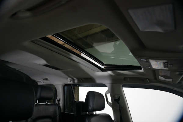 2018 Toyota LandCruiser Sahara SUV image 27