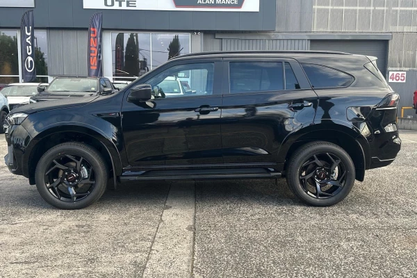 2026 MY25.5 Isuzu MU-X RJ X-TERRAIN SUV Image 4