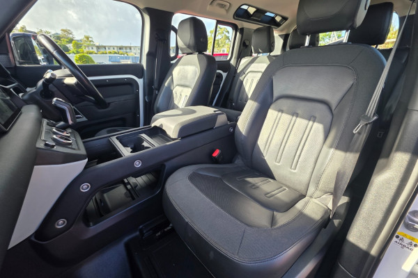 2020 MY21 Land Rover Defender L663 110 D300 SE SUV Image 34