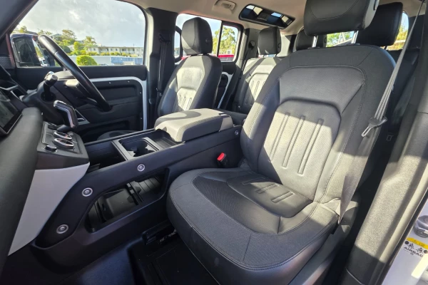 2020 MY21 Land Rover Defender L663 110 D300 SE SUV Image 34