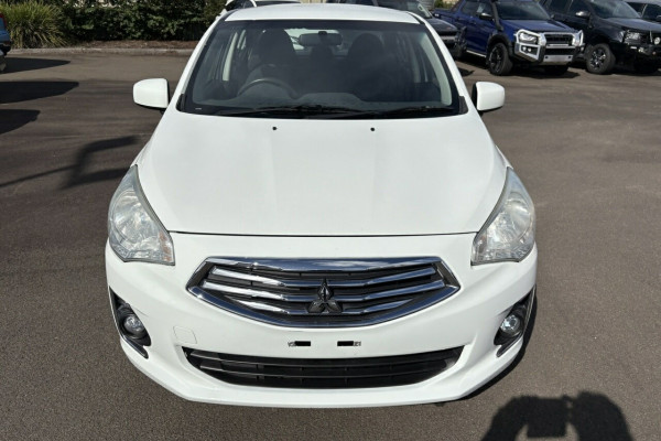 2014 MY15 Mitsubishi Mirage LA ES Sedan