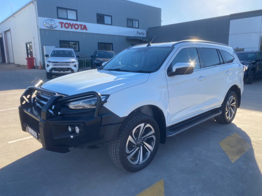 2021 Isuzu MU-X RJ LS-T SUV Image 3