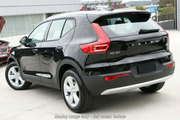 2024 Volvo XC40 XZ Plus B4 SUV Image 3