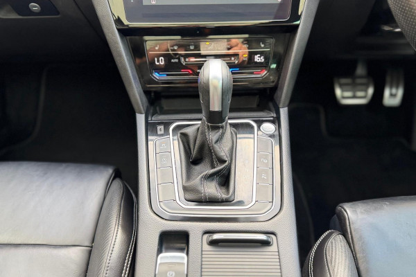 2021 Volkswagen Passat B8 206TSI R-Line Wagon Image 15