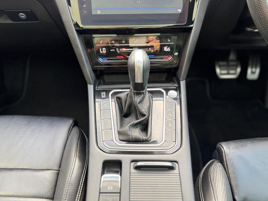 2021 Volkswagen Passat B8 206TSI R-Line Wagon Image 15