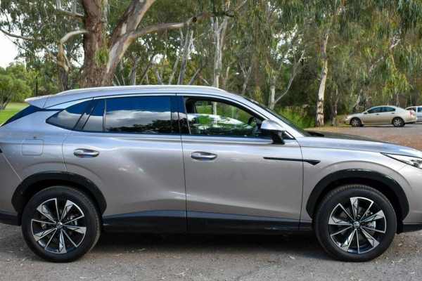 2024 MY25 MG HS AS33 Essence SUV Image 5