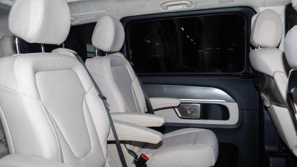 2025 Mercedes-Benz V-Class 447 V300 Exclusive People Mover image 8