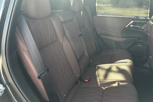 2025 Mitsubishi Outlander ZM Exceed Tourer SUV Image 12