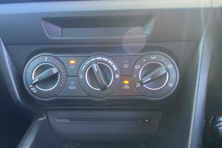 2014 Mazda 3 BM5478 Maxx SKYACTIV-Drive Hatch Image 22