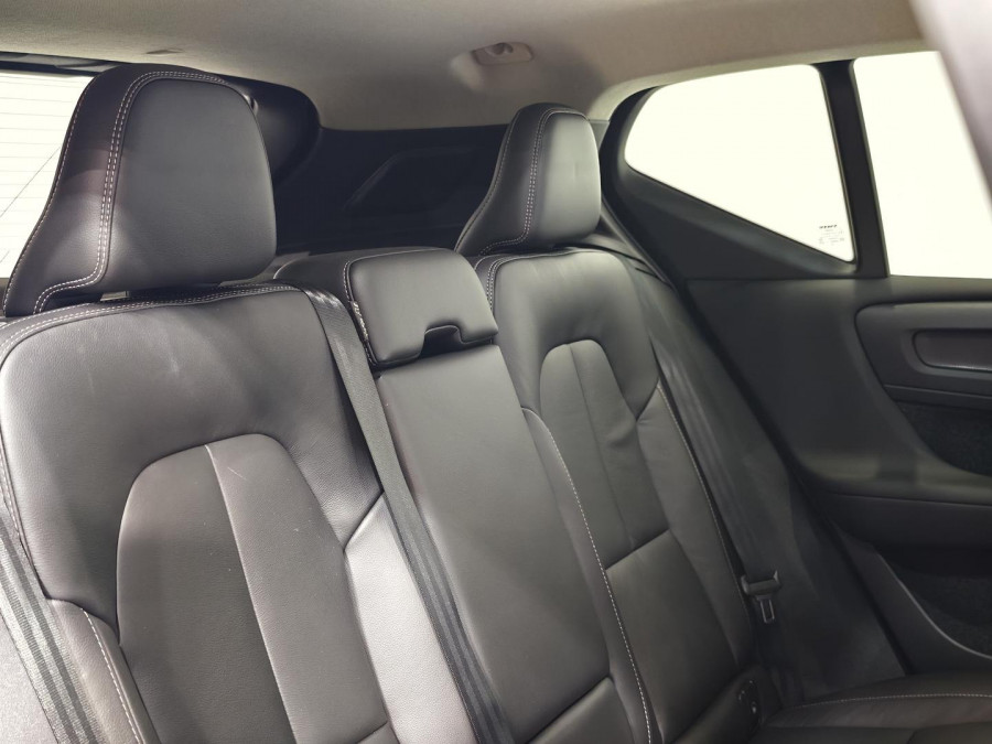 2025 Volvo XC40 XZ Plus B4 SUV Image 48