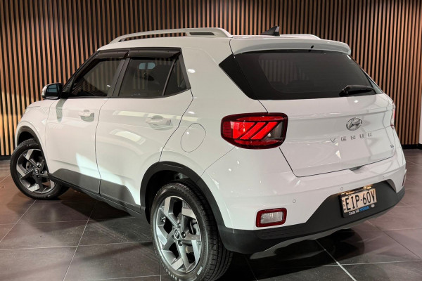 2020 Hyundai Venue QX Active SUV Image 2