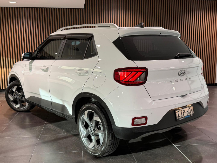 2020 Hyundai Venue QX Active SUV Image 2