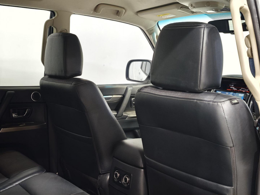 2020 Mitsubishi Pajero NX GLS SUV Image 33