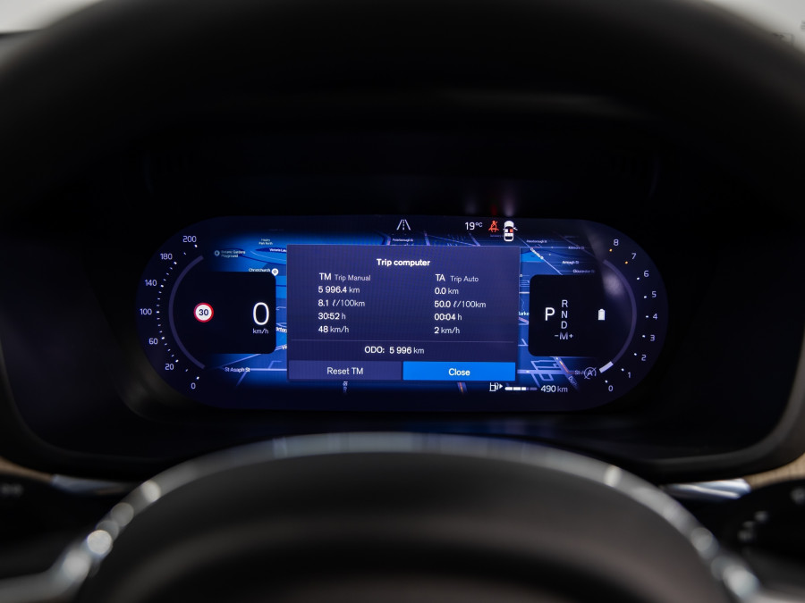 2026 Volvo XC60 UZ B5 Ultra Dark 2.0P, Mild Hybrid SUV Image 18