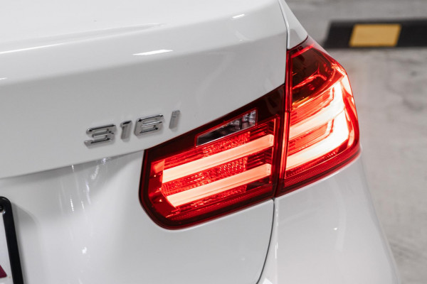 2015 BMW 3 Series F30 316i Sport Line Sedan image 21