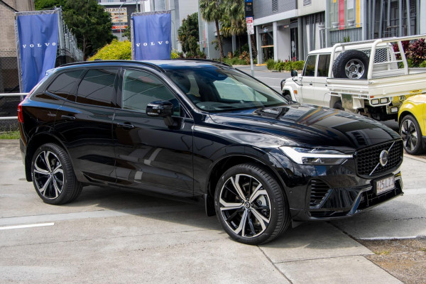 2023 MY24 Volvo XC60  Recharge Ultimate T8 Plug-In Hybrid SUV Image 6