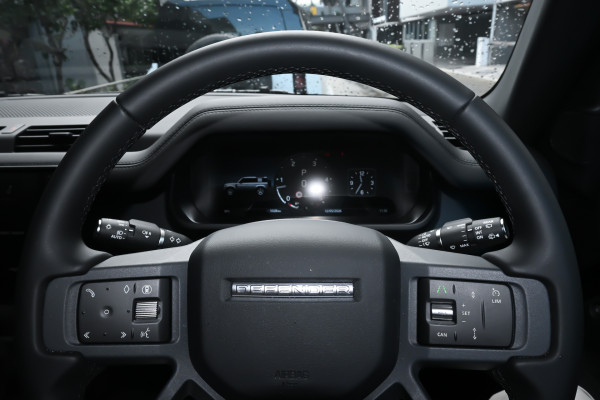 2025 MY25.5 Land Rover Defender L663 110 D350 X-Dynamic SE SUV image 12